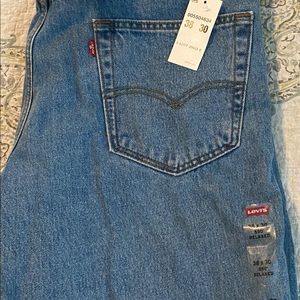 NWT Levi 550 Relaxed Fit Jeans 38x30